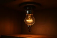 Gerichte lichtaccenten en warme sfeer met de smalle reflector gloeilamp